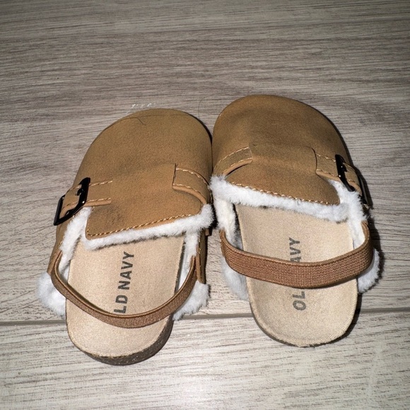 Old Navy Tan Winter/Fall Slifes - Picture 2 of 3